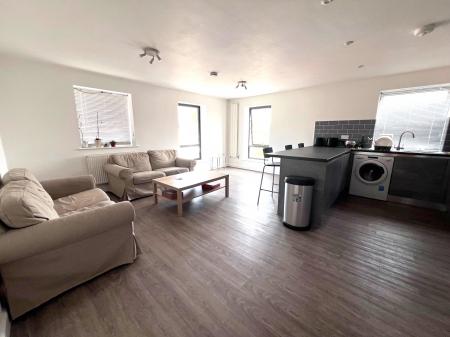Room Pentland Avenue in Chelmsford
