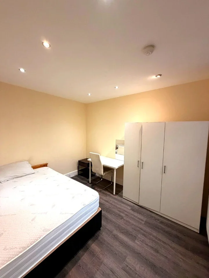 House Hartlepool Close in Manchester