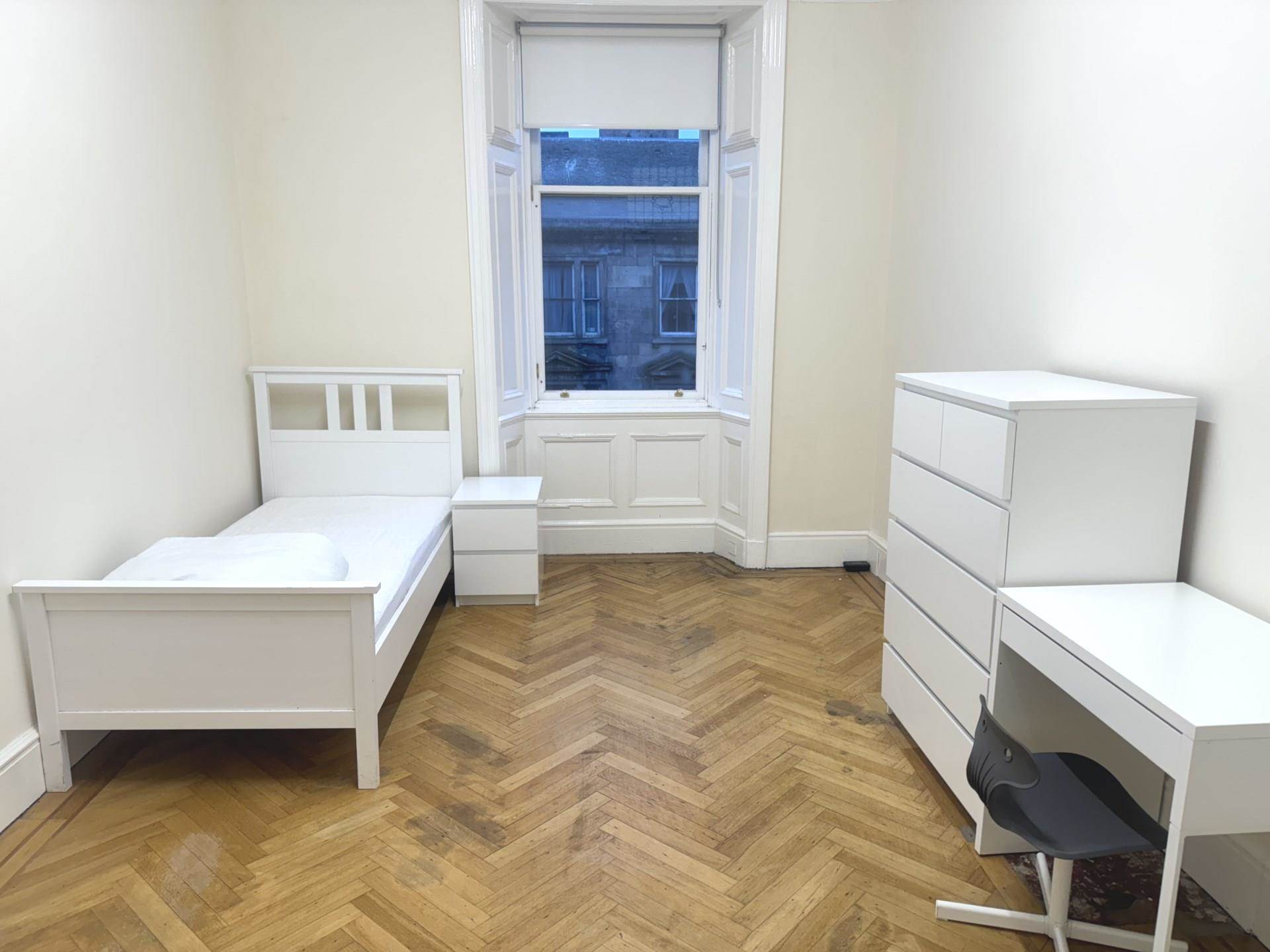 Room Sauchiehall Street in Glasgow