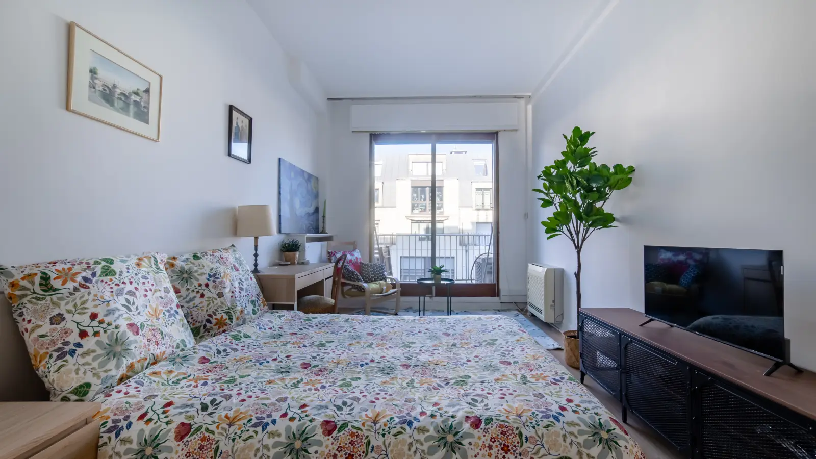 Room Rue Erlanger in Paris