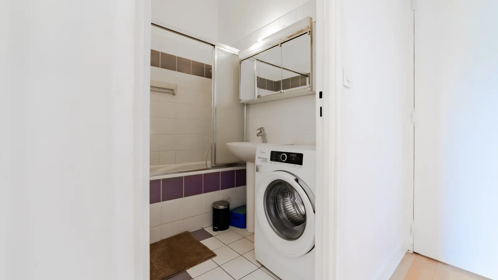 Room Rue Erlanger in Paris