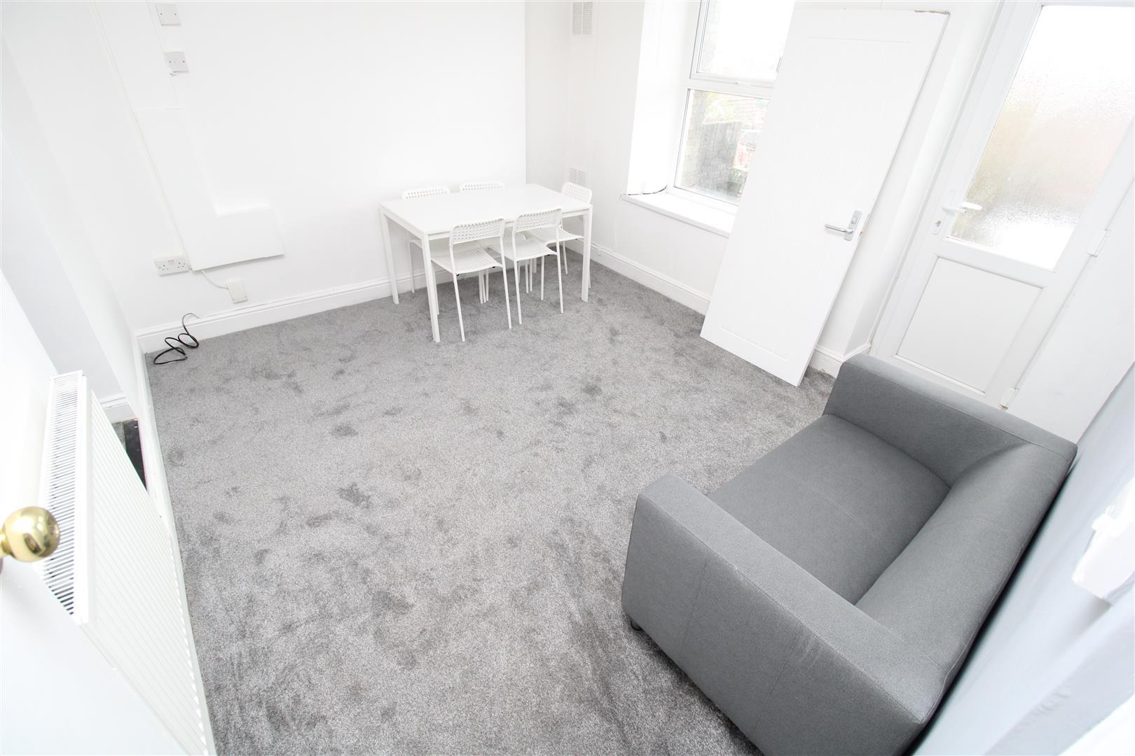 Room Laura Street in Pontypridd