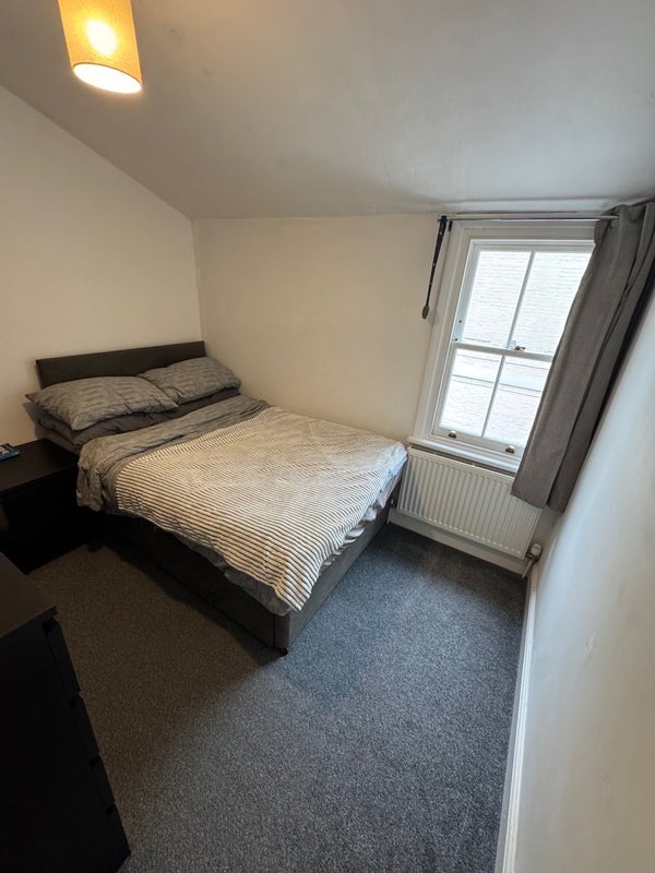 Flat Brightwell Crescent in Greater London