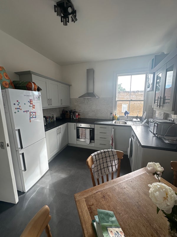 Flat Brightwell Crescent in Greater London