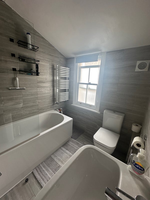Flat Brightwell Crescent in Greater London