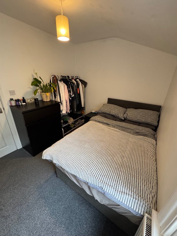 Flat Brightwell Crescent in Greater London