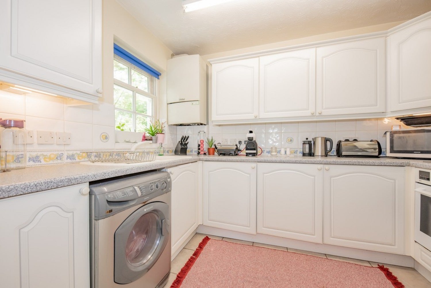 Flat Knoll Road in Surrey Heath