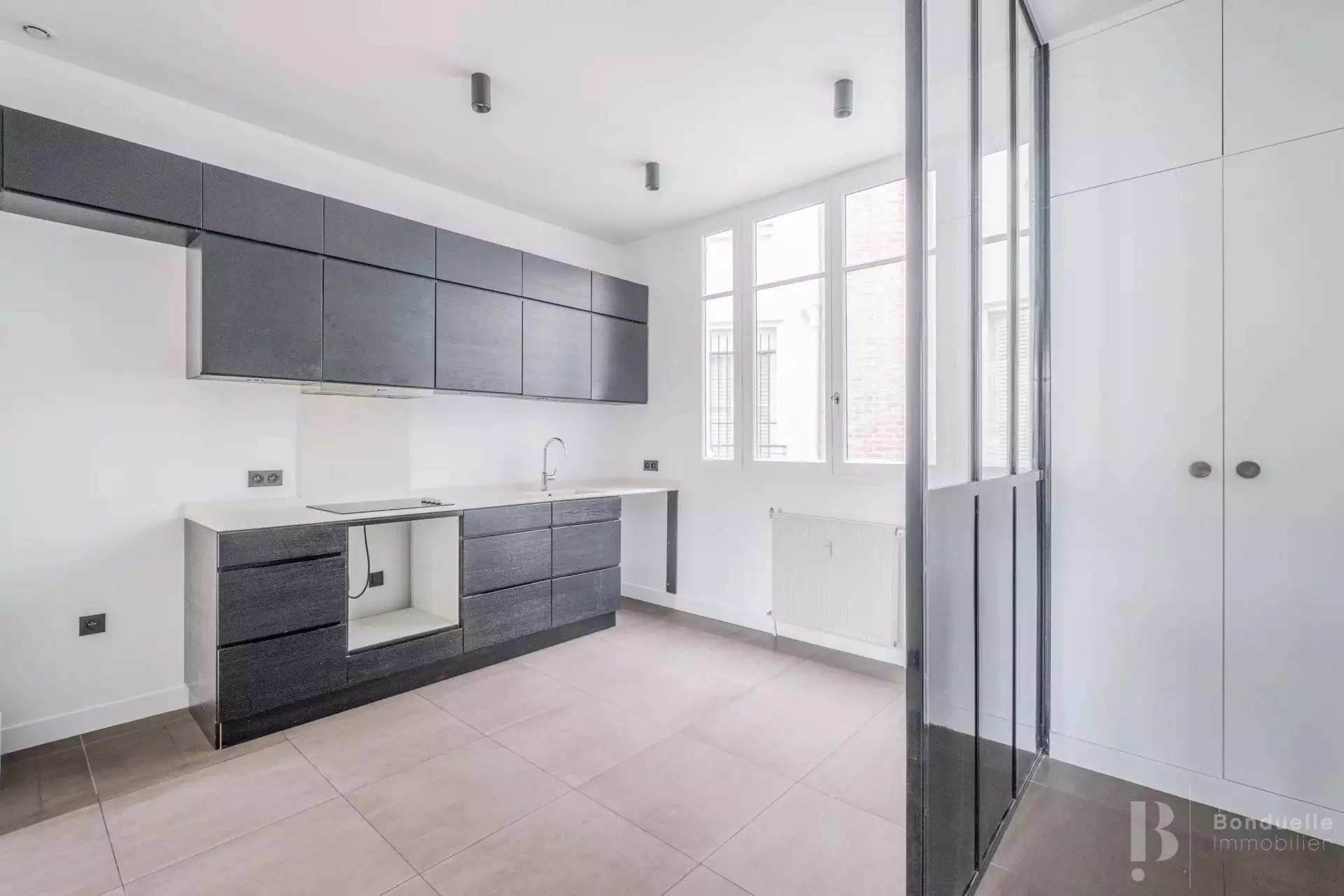 Flat Rue Villaret de Joyeuse in Paris