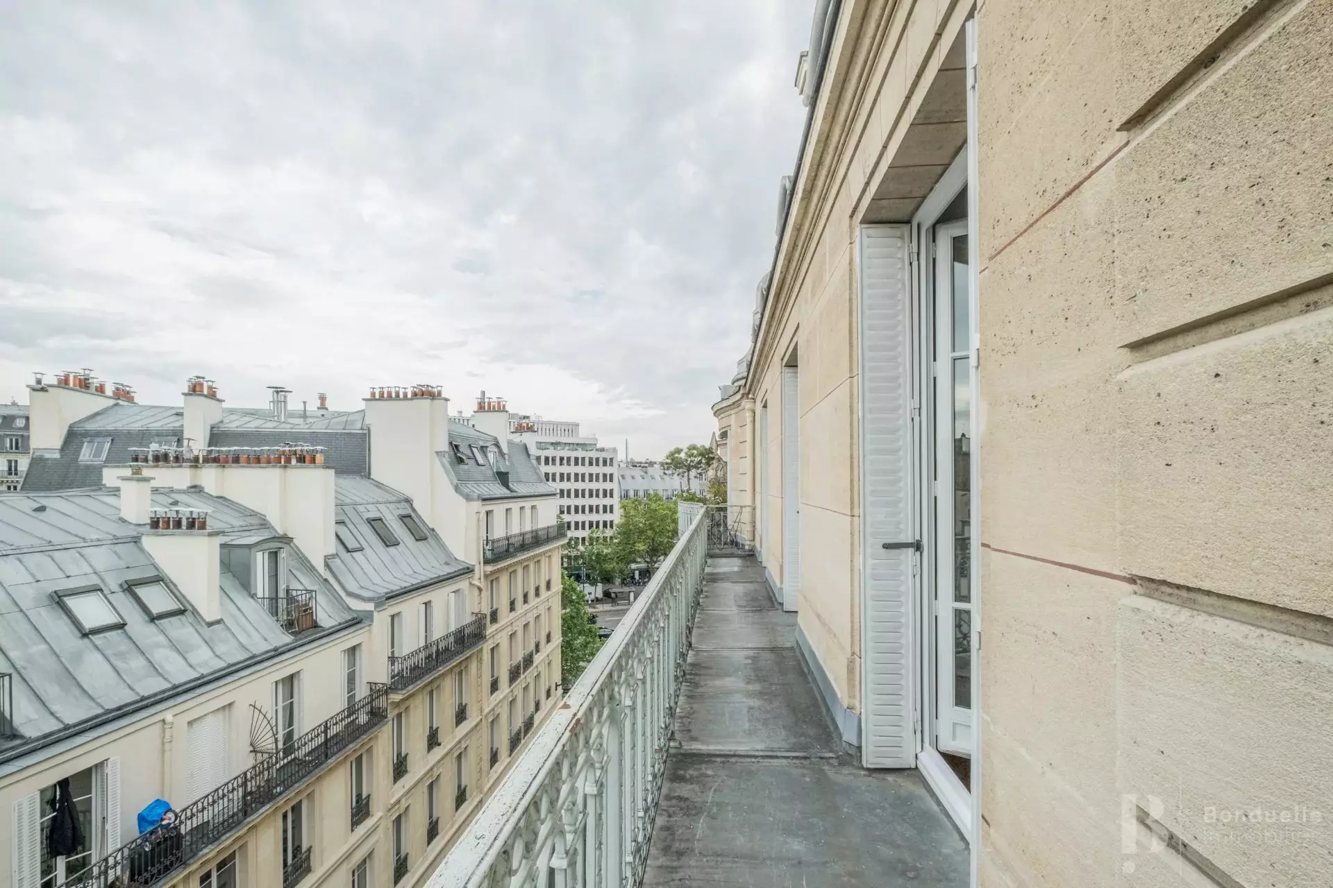 Flat Rue Villaret de Joyeuse in Paris