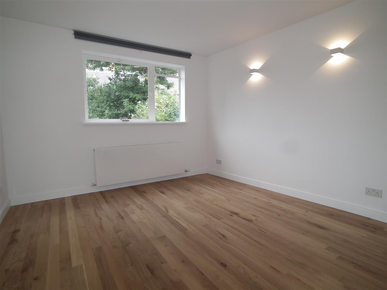 Flat Chetwynd Road in Greater London