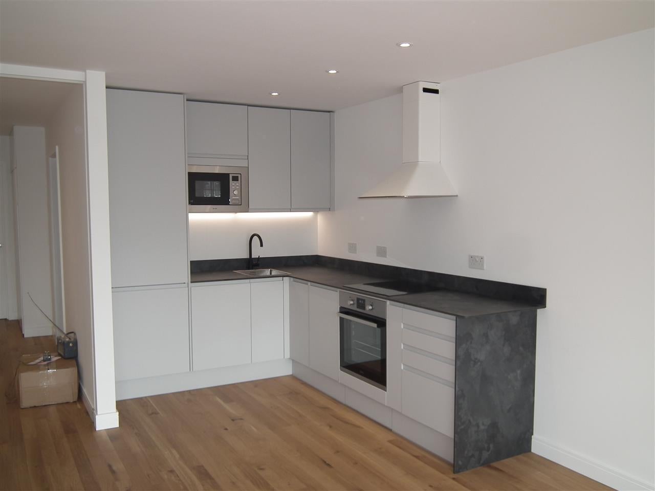 Flat Chetwynd Road in Greater London