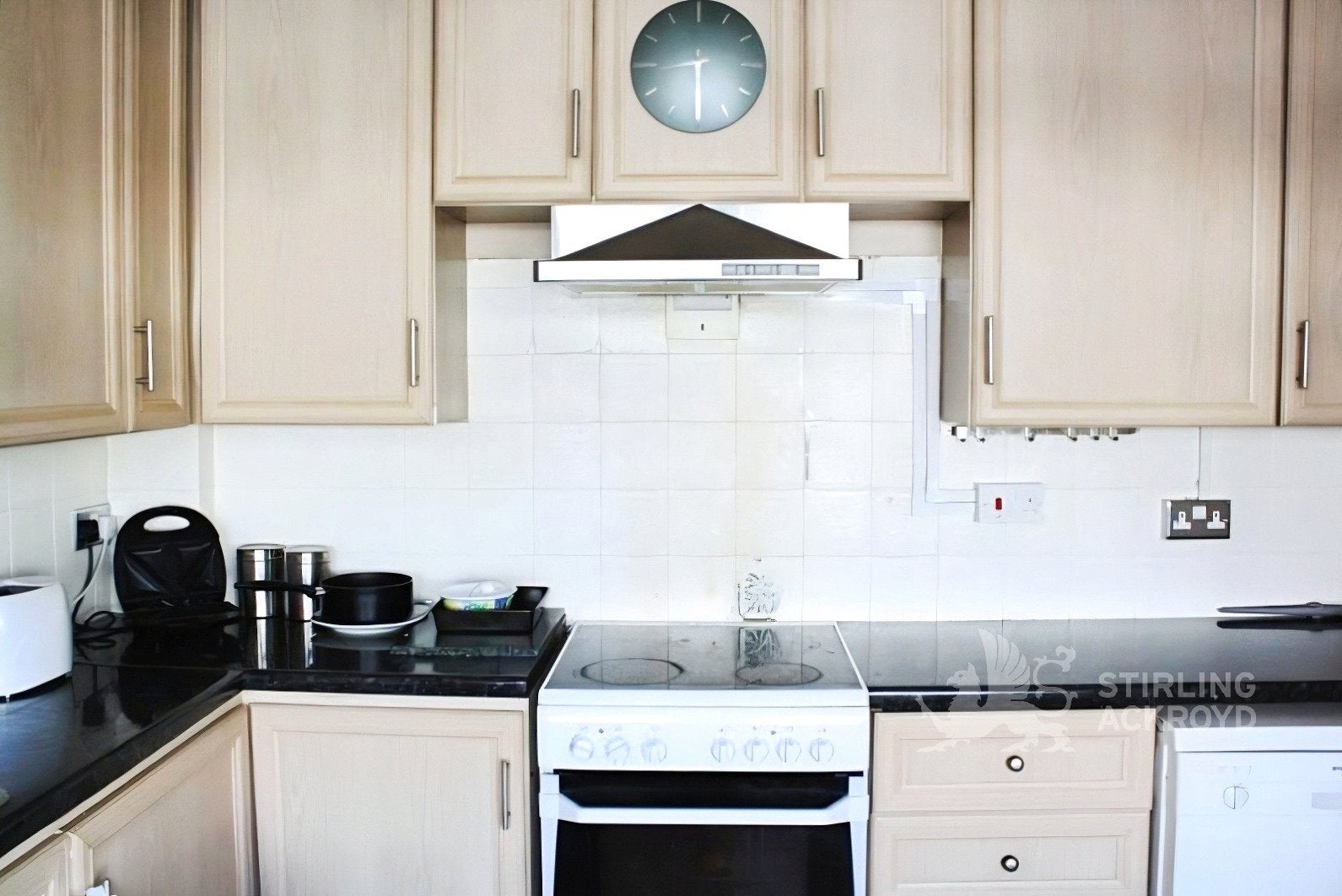 Flat Beckingham Road in Guildford