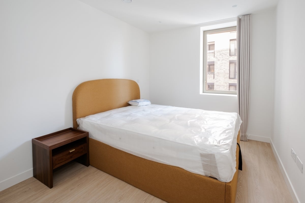 Flat Daneland Walk in Greater London