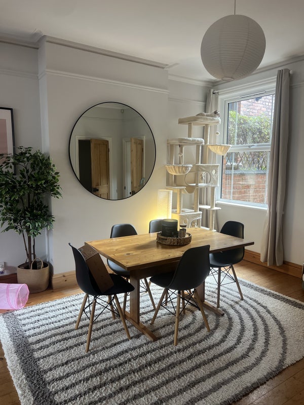 Room Ebers Grove in Nottingham