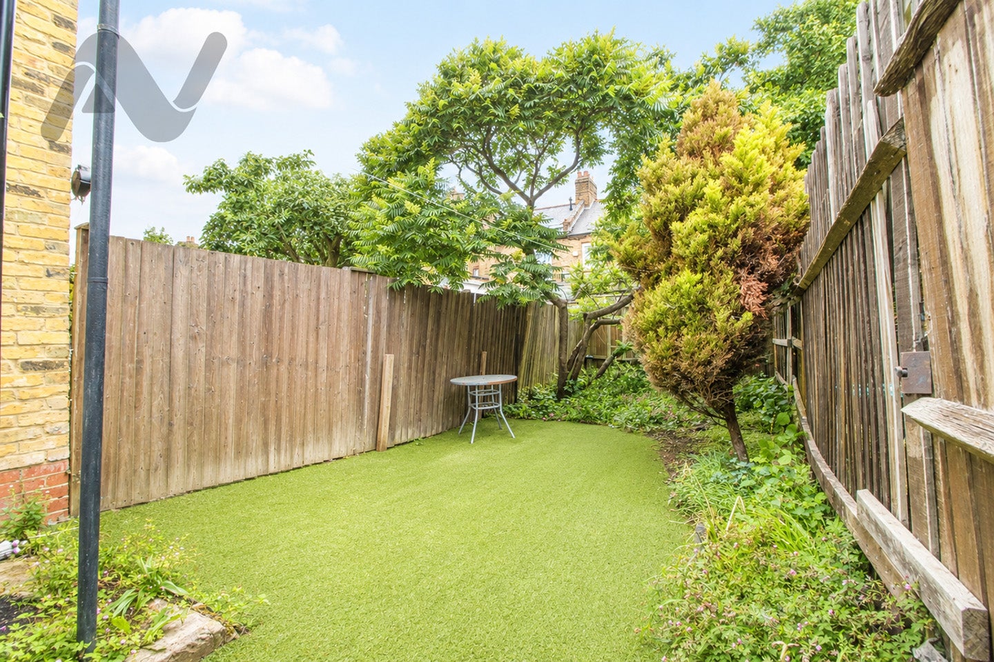 House Farrant Avenue in Greater London