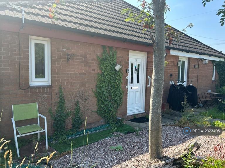 Flat Netherfields in Leigh