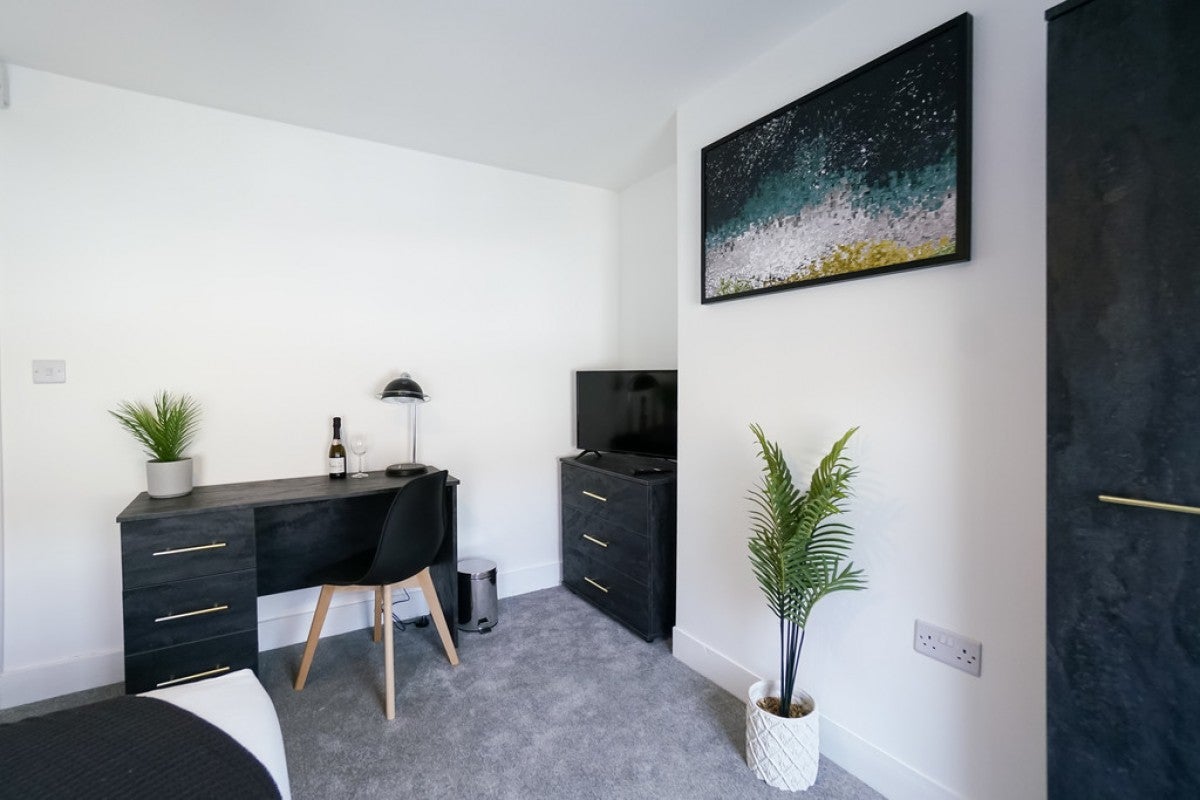 Room Norfolk Road in Reading