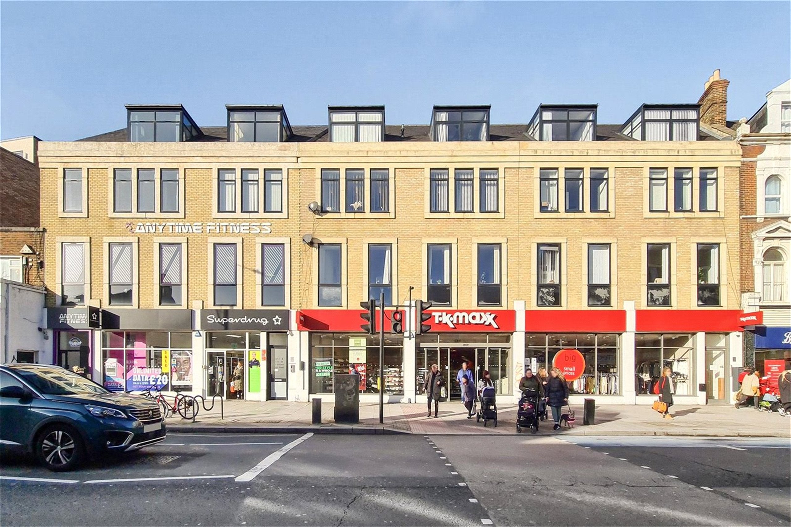 Flat Balham High Road in Greater London