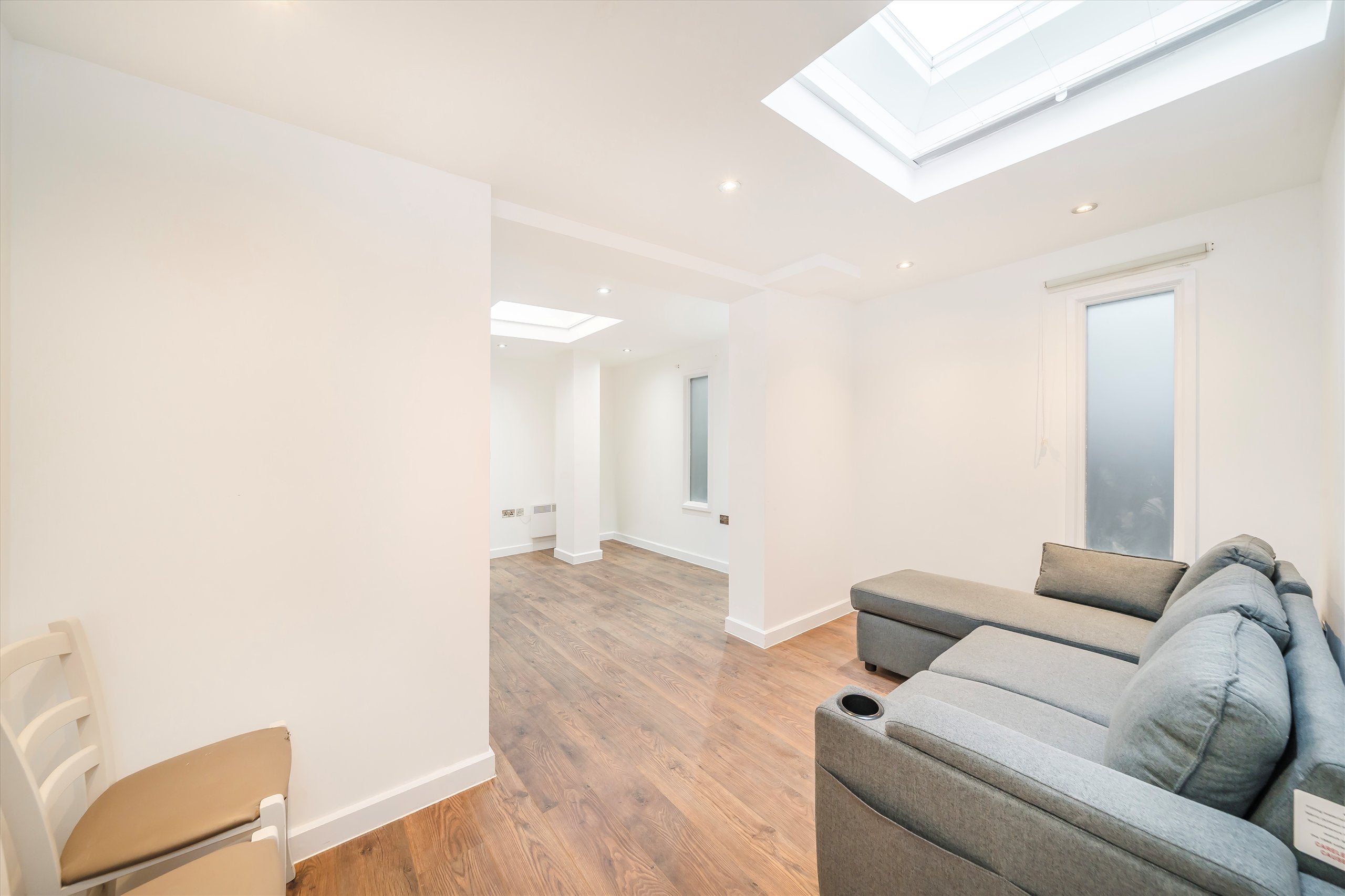 Flat Balham High Road in Greater London