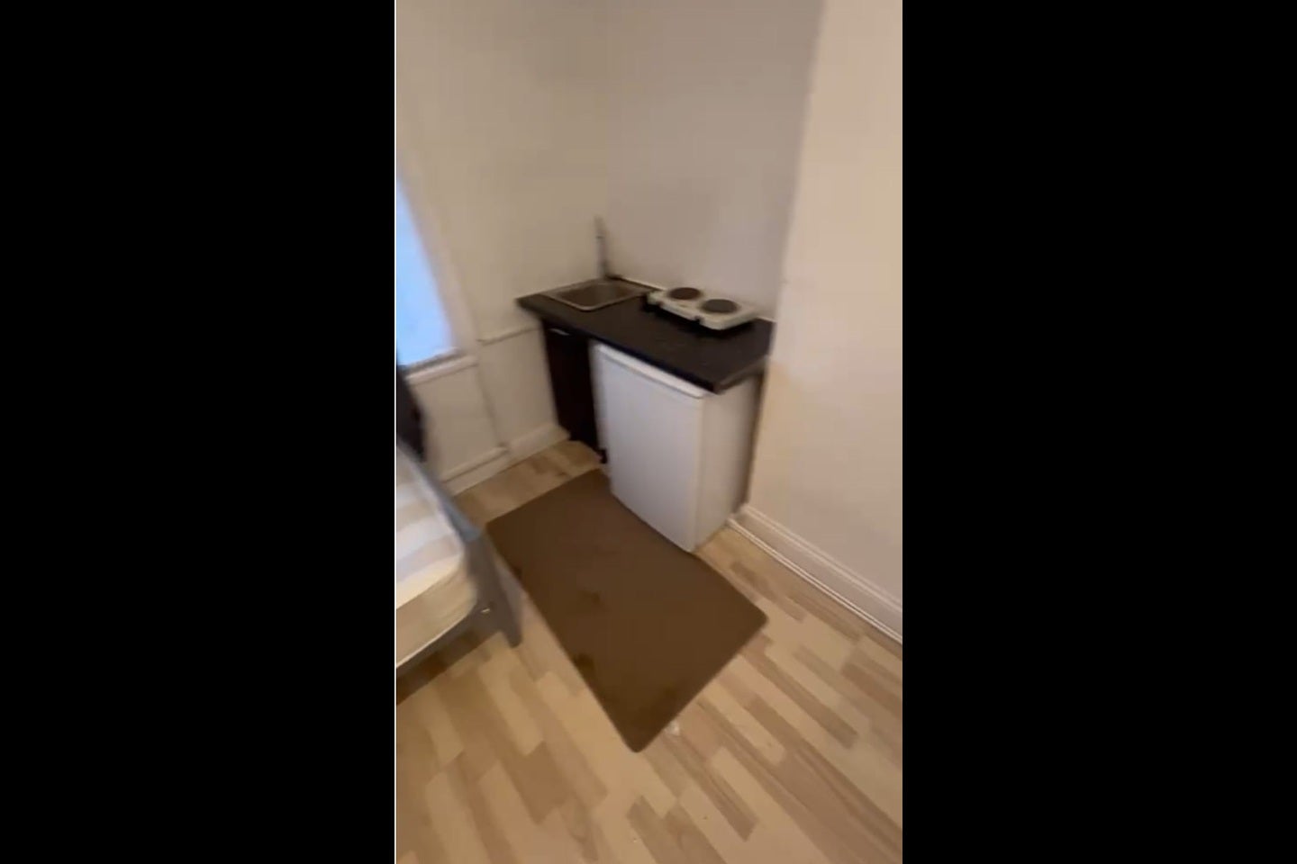 Flat Garden Way in Greater London