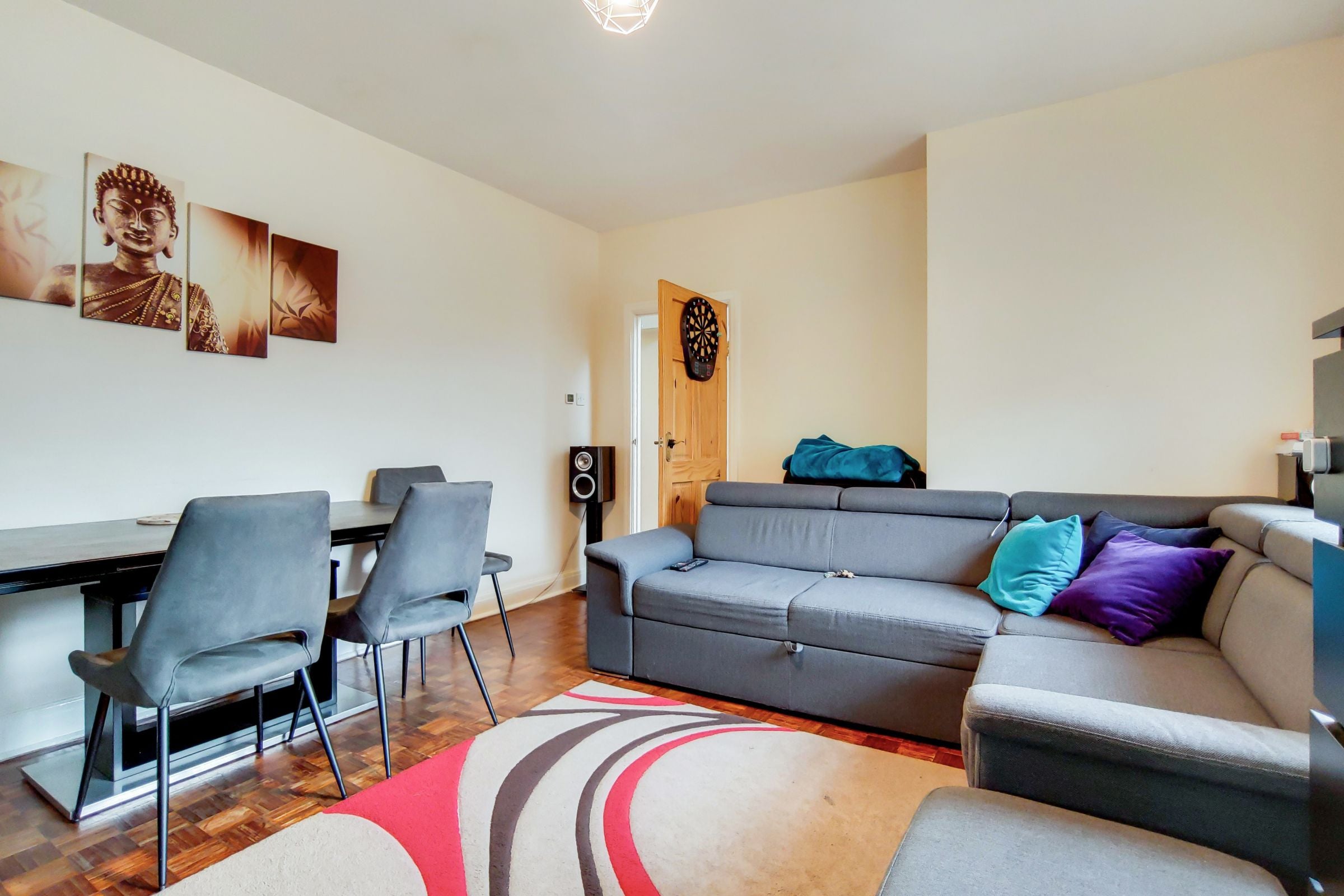 Flat Alexandra Avenue in Greater London