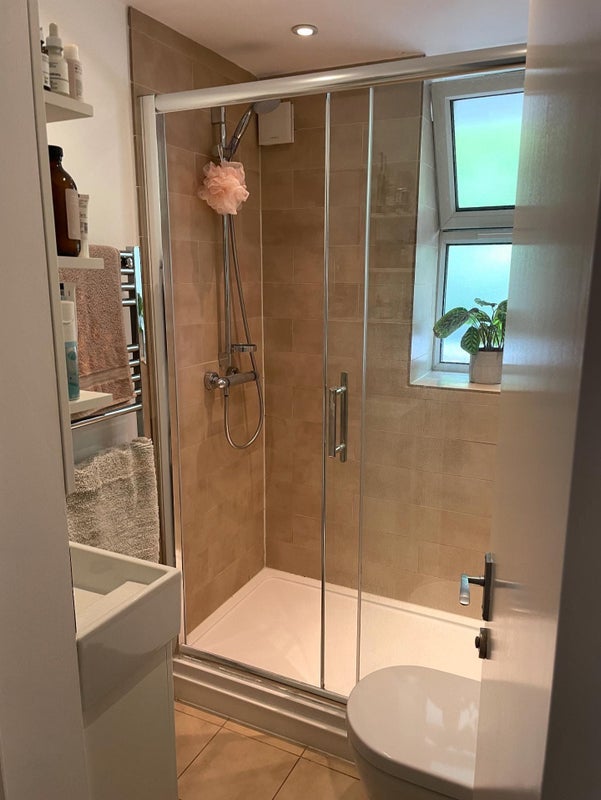 Room Macaulay Road in Greater London