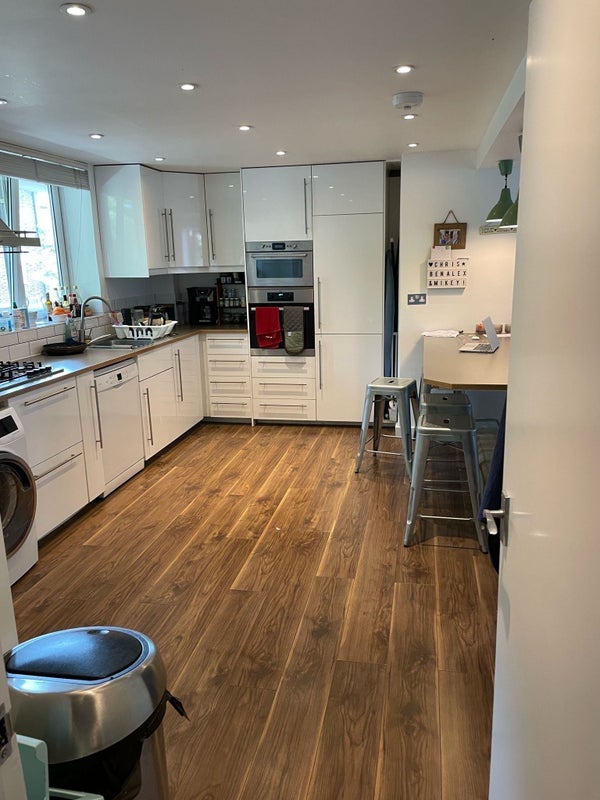 Room Macaulay Road in Greater London