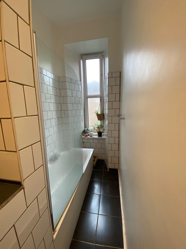 Room Roslea Drive in Glasgow