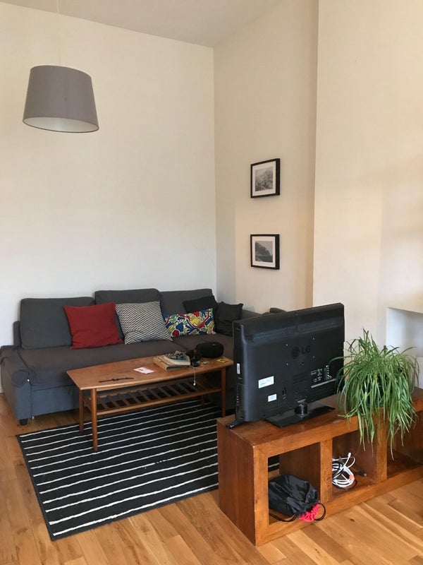 Room Roslea Drive in Glasgow