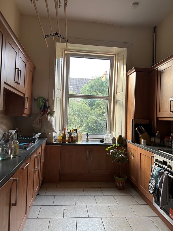 Room Roslea Drive in Glasgow