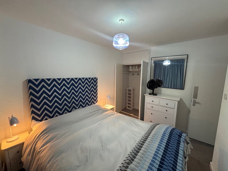 Room Deeley Road in Greater London