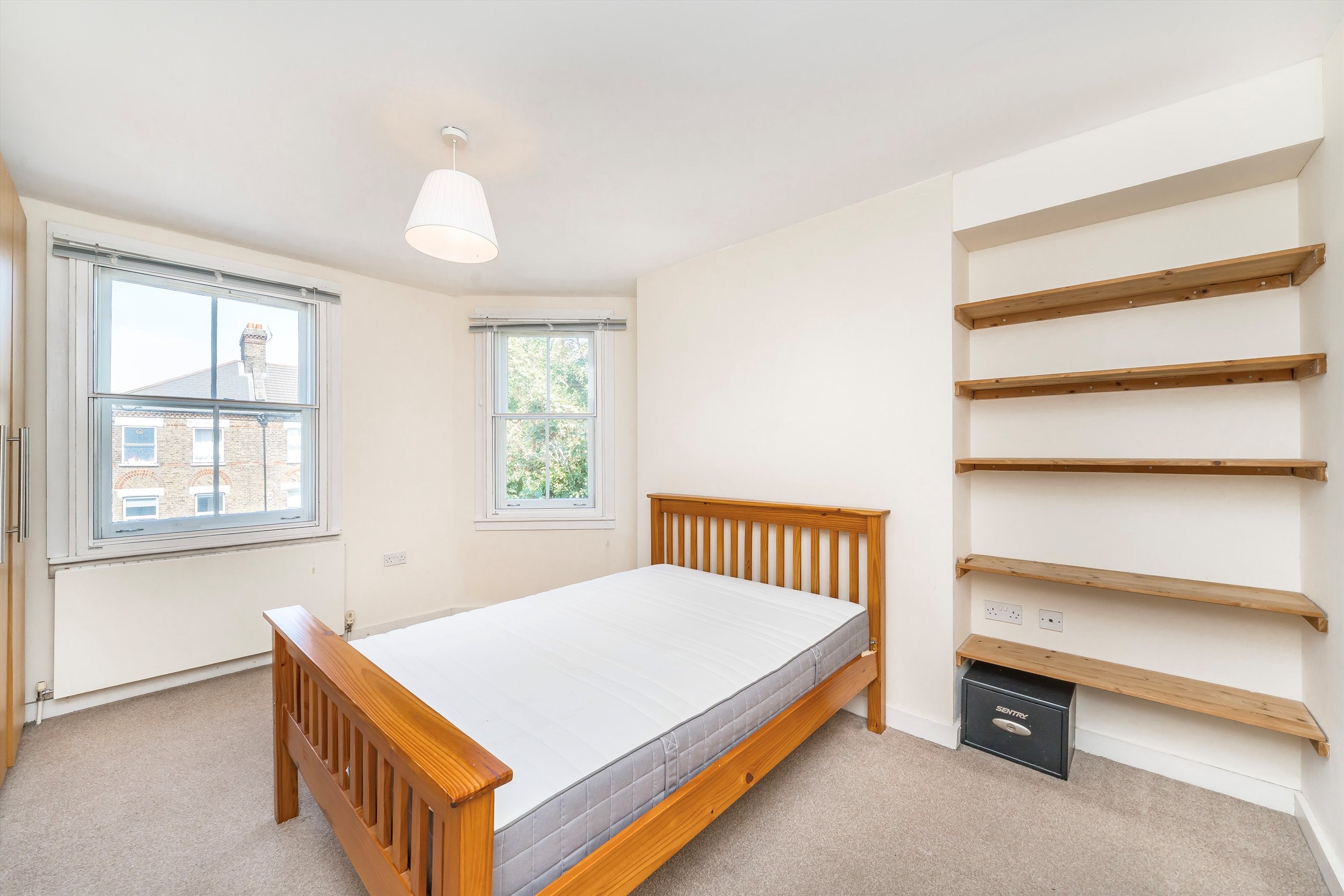 Flat Blackheath Road in Greater London