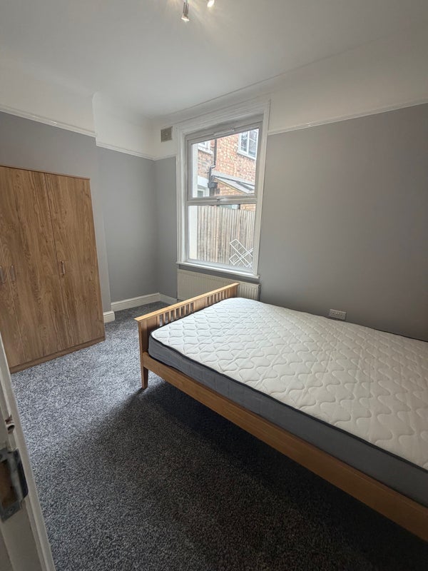 Room Woodbury Street in Greater London