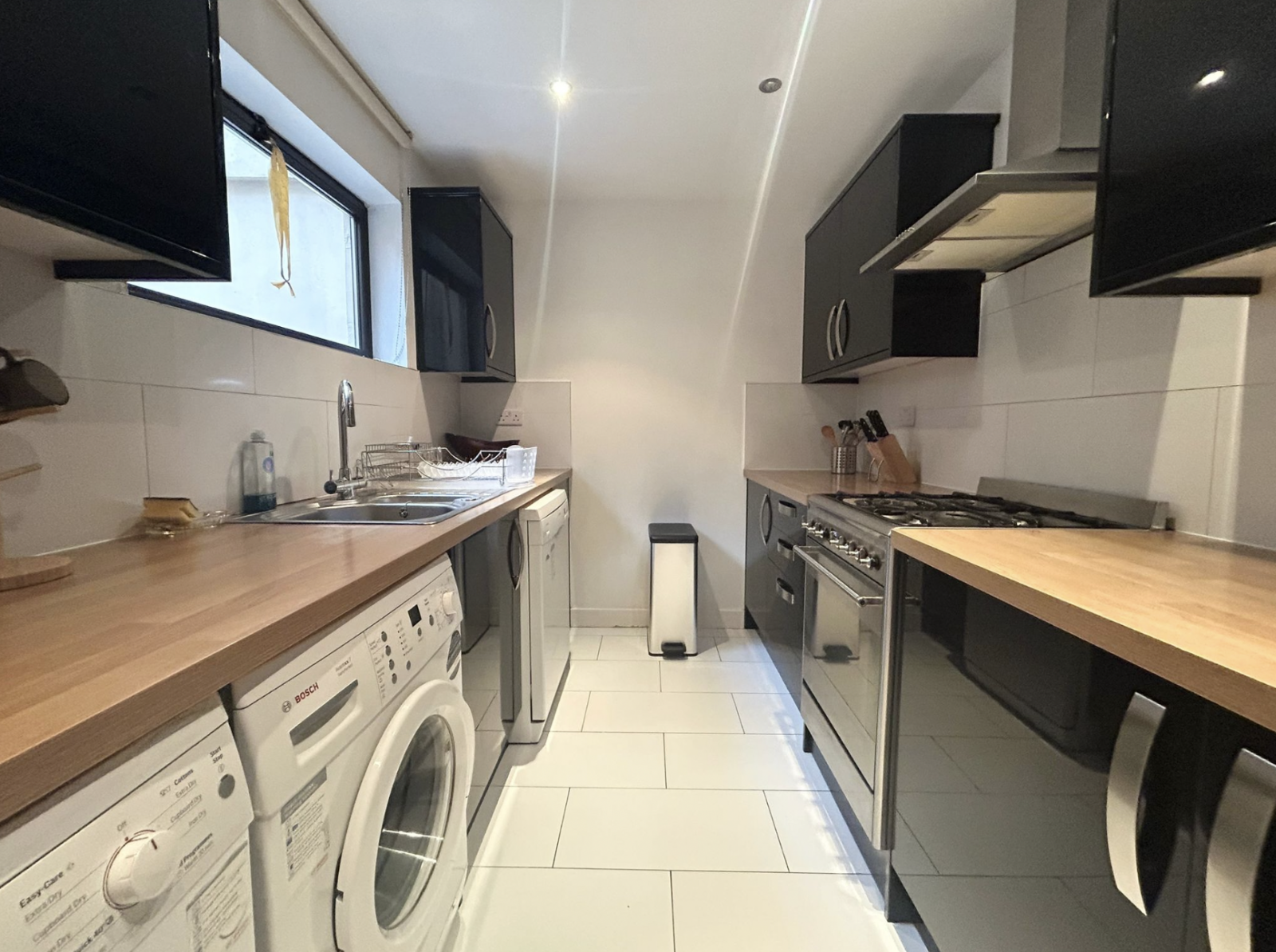 Flat Sutton Court Road in Greater London