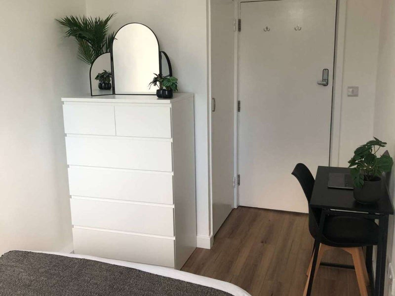 Room Roman Road in Greater London