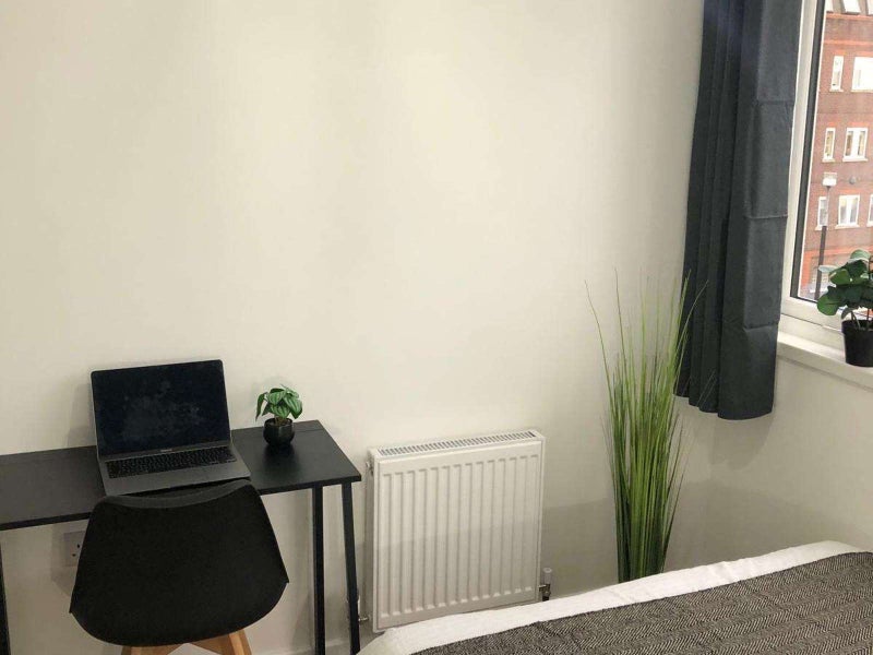 Room Roman Road in Greater London