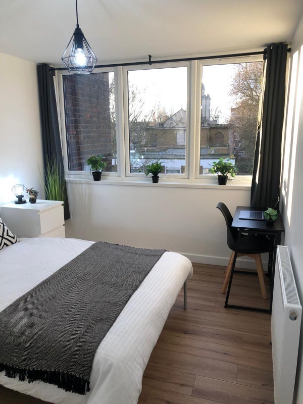 Room Roman Road in Greater London