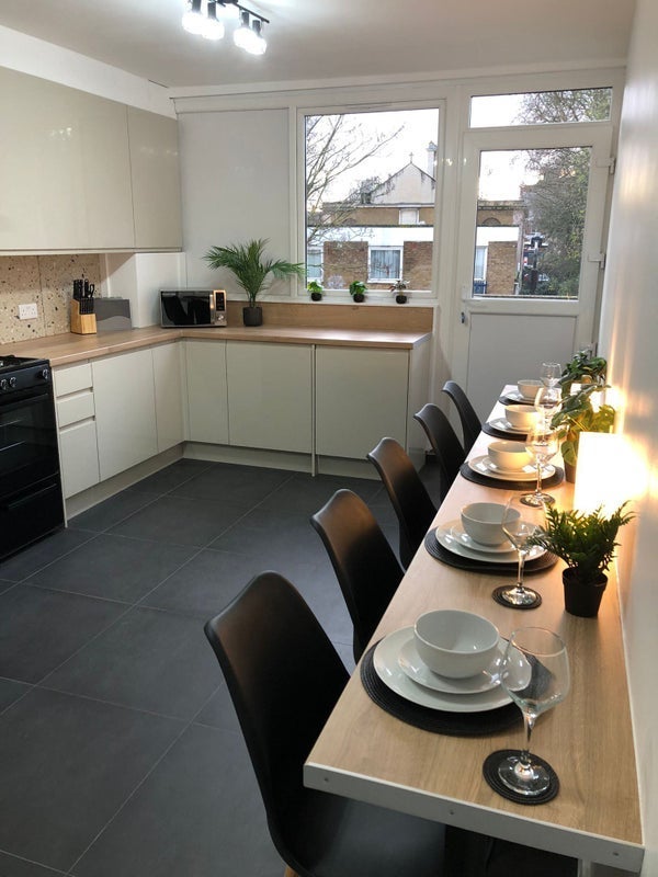 Room Roman Road in Greater London