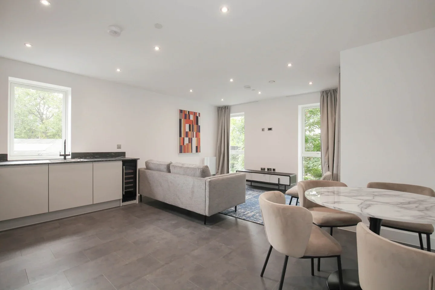 Flat Kew Bridge Road in Greater London