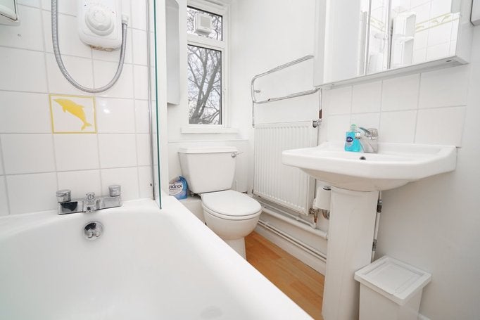 Flat Courtfield Gardens in Greater London