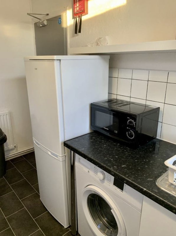 Room Fenman Court in Greater London
