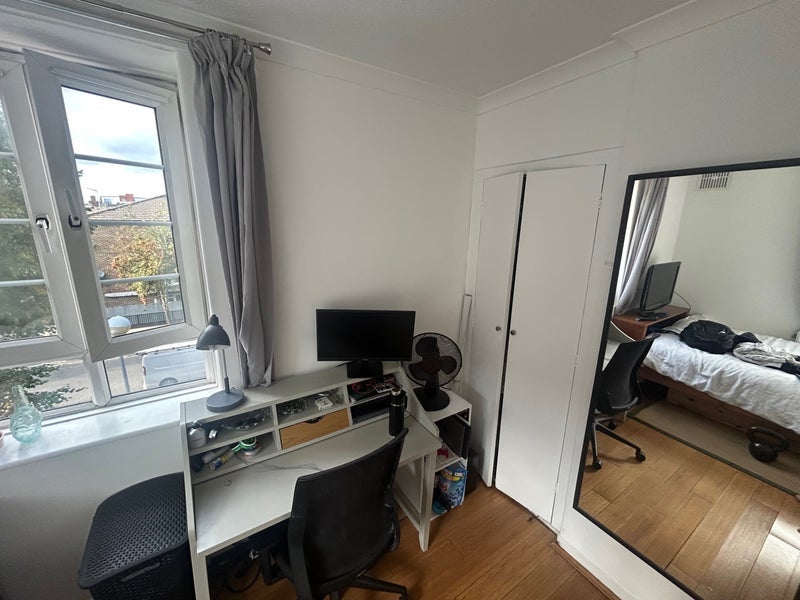 Room White Post Lane in Greater London