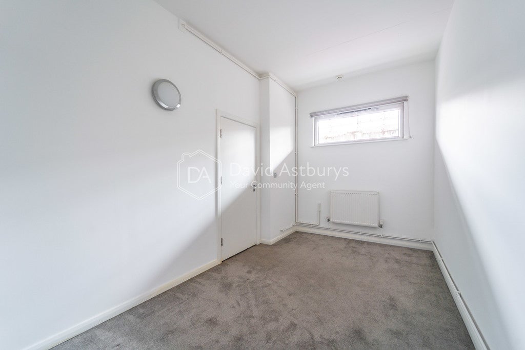 Flat Kingsland Road in Greater London