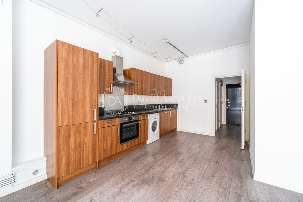 Flat Kingsland Road in Greater London