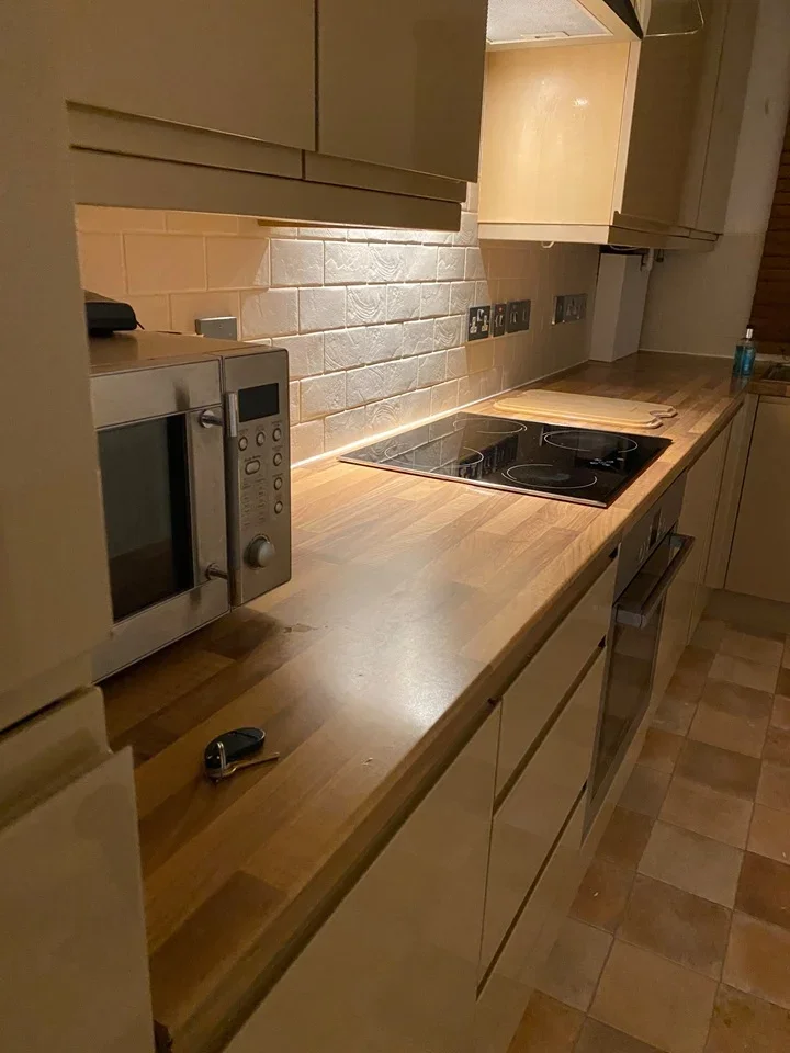 Flat Courland Grove in Greater London