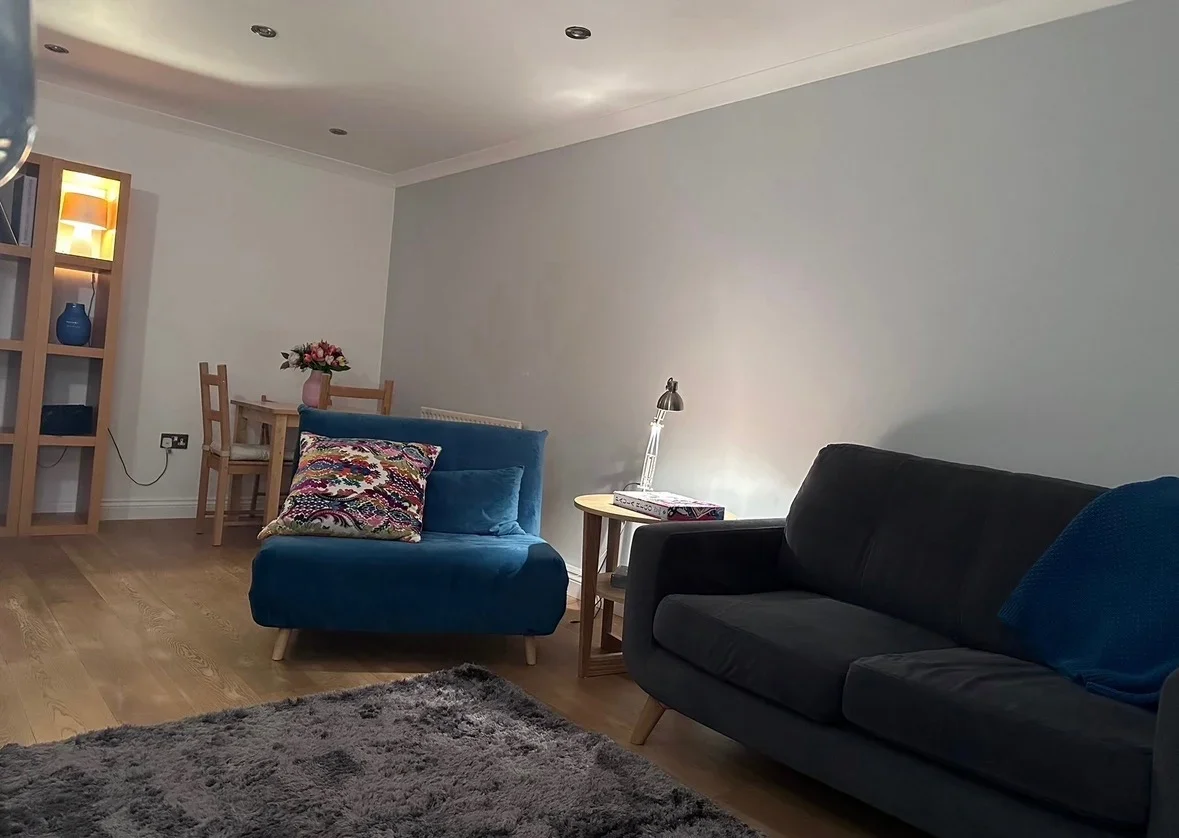 Flat Courland Grove in Greater London