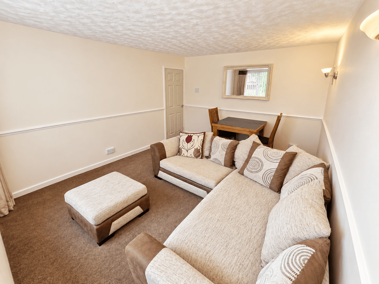 Flat Shirlett Close in Coventry