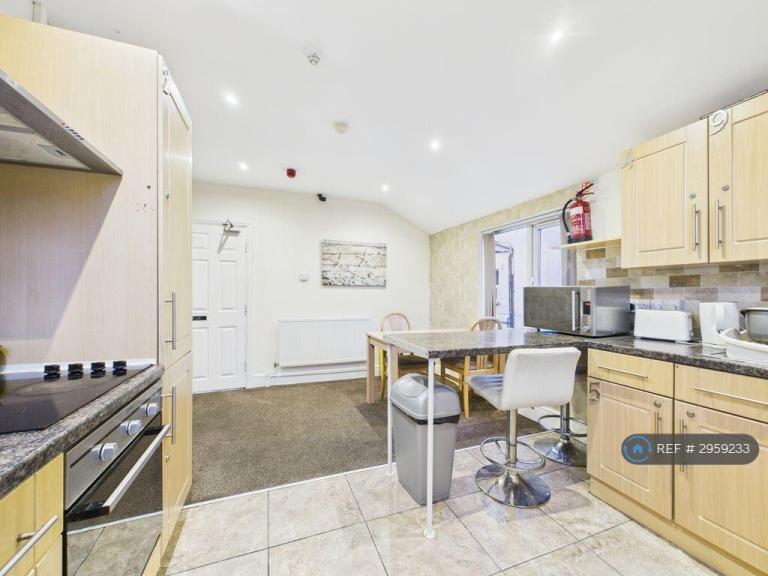 Room Grosvenor Road in East Lindsey