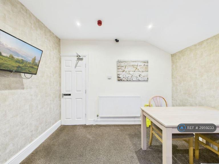 Room Grosvenor Road in East Lindsey