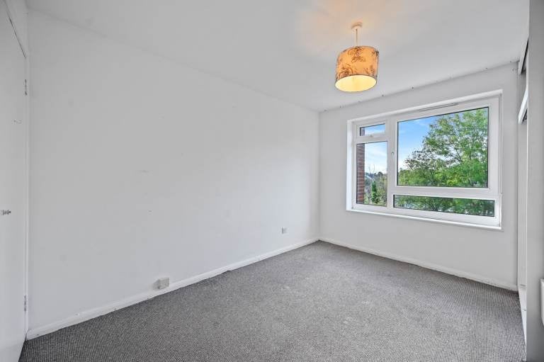 Flat Friern Park in Greater London